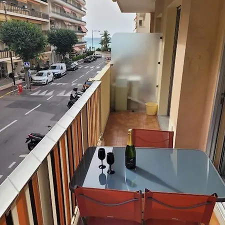 Entre Plages Et Monaco Climatise Parking 아파트